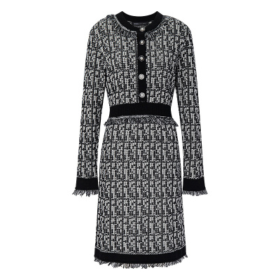 BCBG冬女装初剪羊毛混纺简约休闲撞色边流苏收腰小香风针织连衣裙