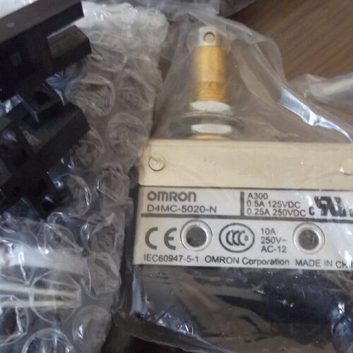议价实拍现货OMRON正品全新开关EE-SX672P D4MC-5020-N 假一赔十