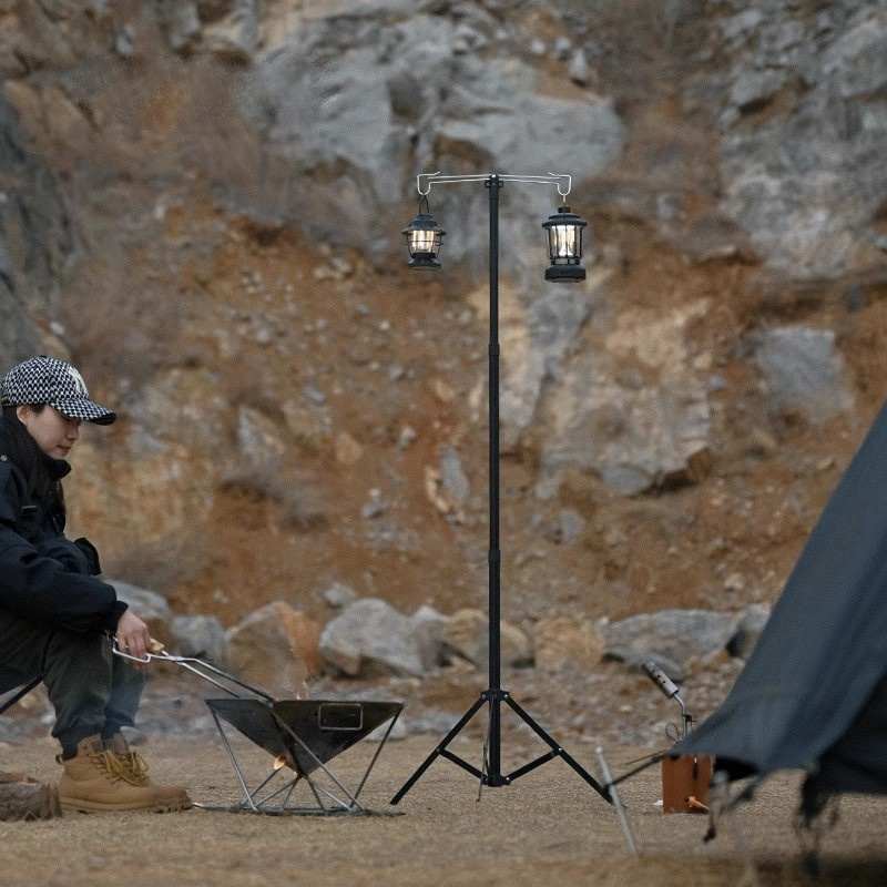 户外露营便携可调伸缩折叠灯架野营置物架灯杆地插三角灯支架挂架