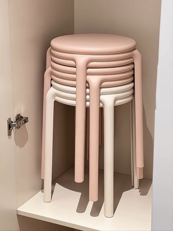 奶油风凳子可叠放客厅圆凳家用塑料凳子结实耐用餐桌椅客人备用凳