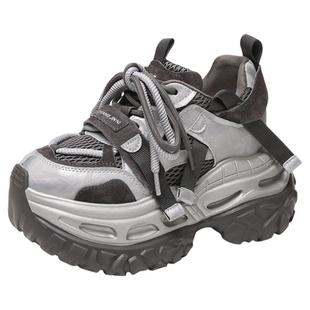 香港时尚超火厚底内增高炸街老爹鞋女款2026春女士休闲紫色松糕鞋