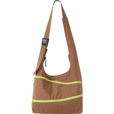 本来BENLAI男女防泼水撞色斜挎包休闲单肩包2026春新款BSXB60020