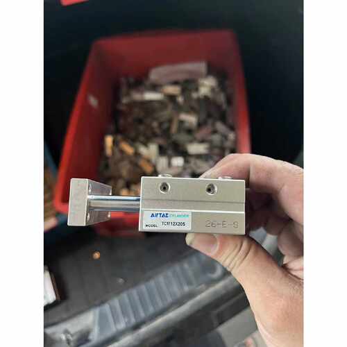 议价亚德客AIRTAC气缸TCM12X20S原装实物拍摄维修