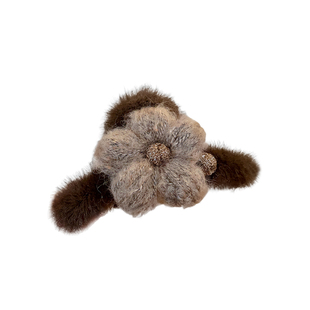 秋冬毛绒花朵抓夹女高级感2025新款后脑勺发夹大号盘发鲨鱼夹头饰