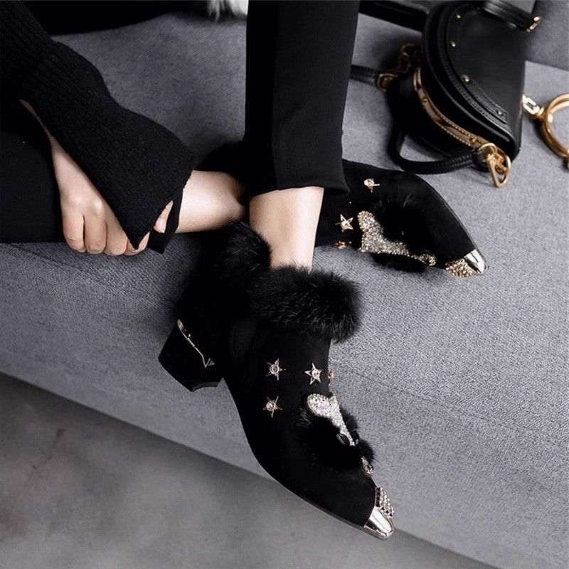 大码女鞋41到43毛毛鞋女冬瘦脚加绒法式尖头高跟鞋子新款粗跟短靴