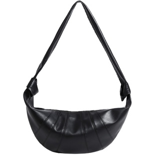 2026新款日系男生潮牌胸包斜挎包可颂牛角包饺子包皮质男包大包