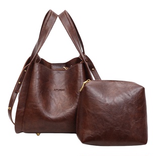 高级质感手提水桶包女2026新款时尚复古休闲单肩包小众通勤斜挎包