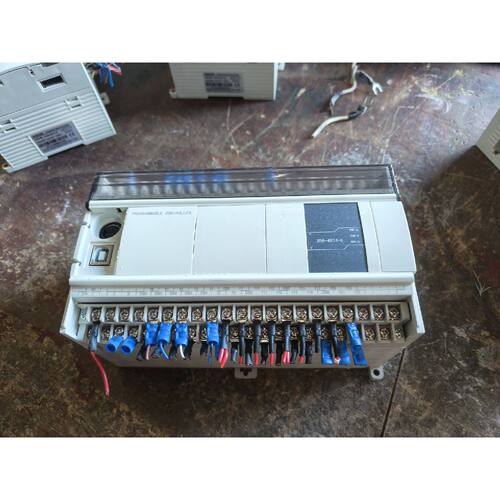 议价PLC控制器D548T4E220V实物图维修