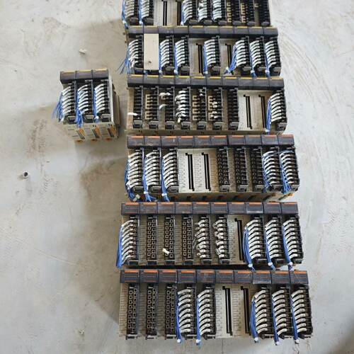 【议价-可维修】  PLC 模块 CQM1-ID212 CQM1-OC221 工控备件  /