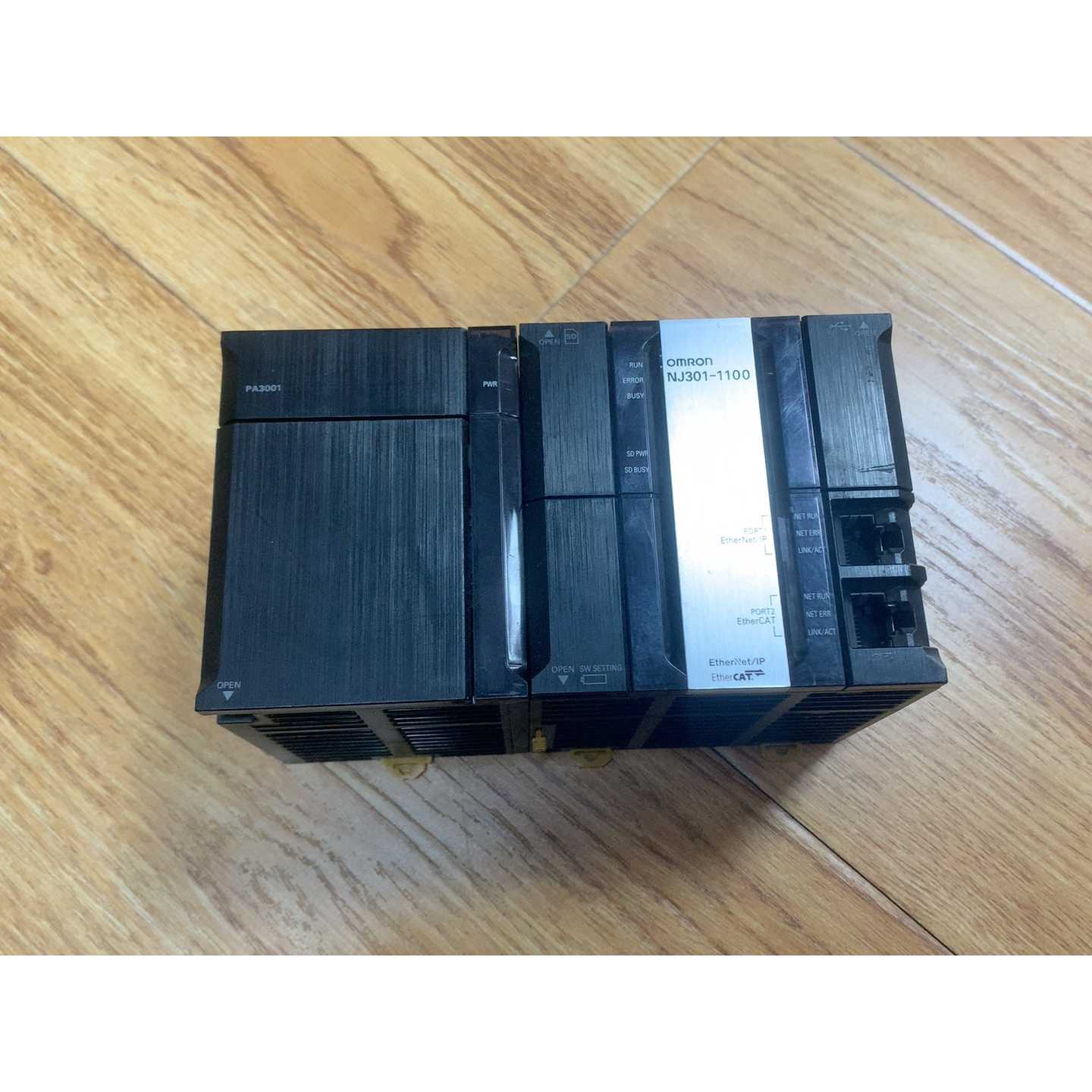 议价欧姆龙NJ301-1100  正常拆机件   带电源   包