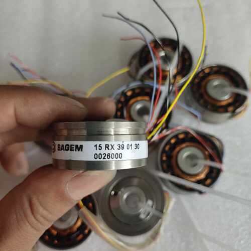 议价SAGEM编码器15 RX 39 01 30拆机成色不错如图维修