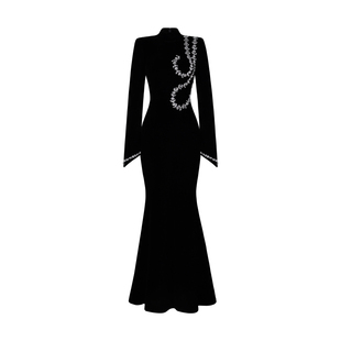 XULU原创新款进口丝绒钉珠鱼尾裙黑色百搭修身半高领长袖连衣裙