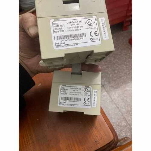 议价台达PLC模拟量扩展模块DVP04DAH3拆机件还有2个维修