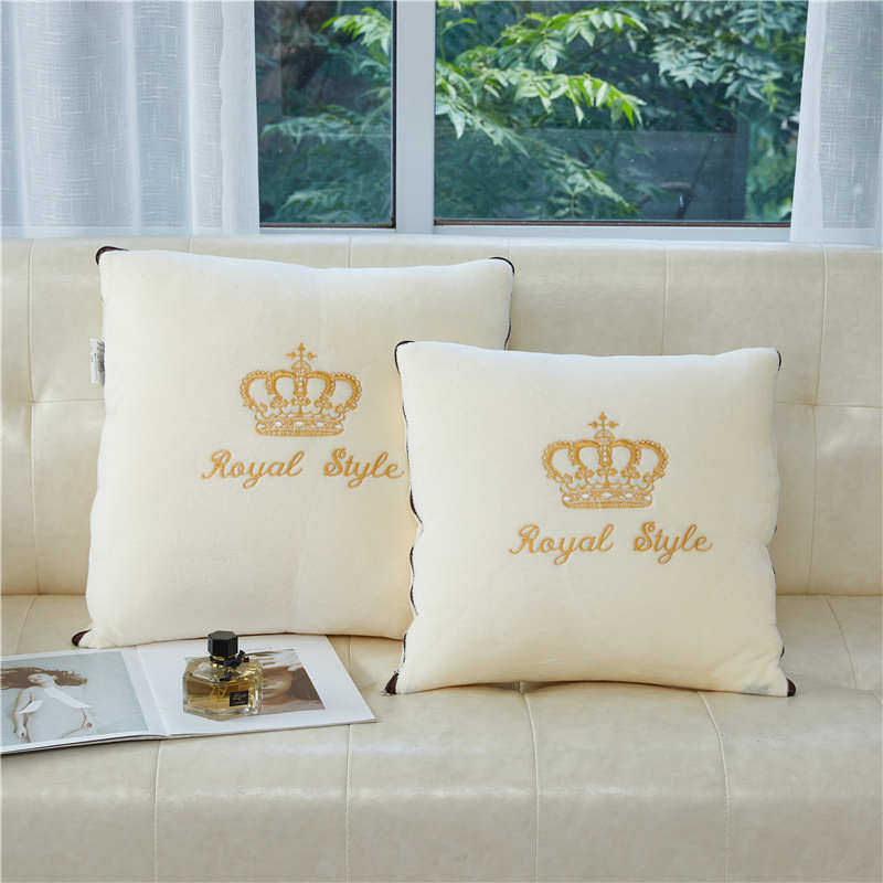 抱枕被子两用四季办公室午睡枕头折叠空调毯二合一汽车载靠枕靠垫