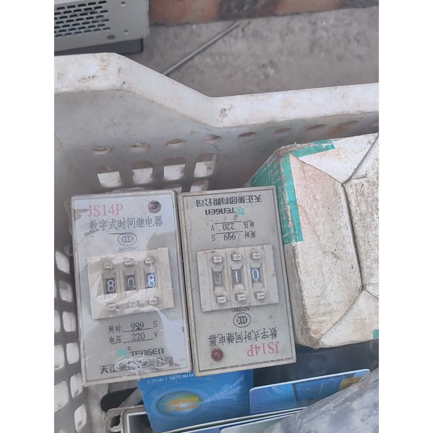 〔议价-可维修〕天正电气JS14P数字式时间继电器 220V 延时999秒
