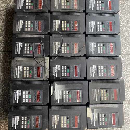 议价正弦变频器，EM303A-1R5-1CB，220V-1.5K维修