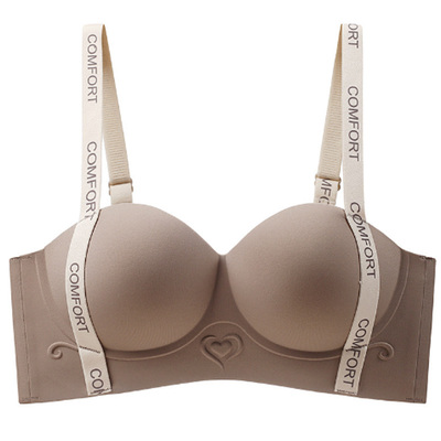 升杯超轻易！性感内衣女小胸聚拢