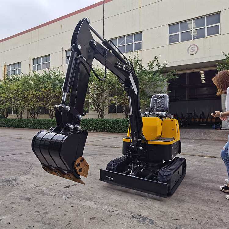 农用果园小型挖土机机械工程多功能小挖机履带式微型液压挖掘机