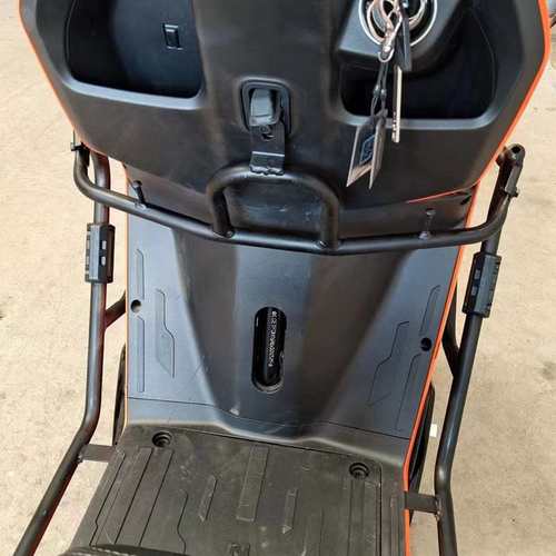 适用ZEEHO极核ae4电摩款电动车护杠改装防撞防摔保险杠加厚后尾架