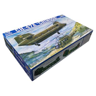 小号手支努干运输直升机拼装模型