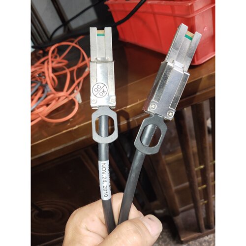 议价原装SFF8088SAS线工厂闲置多条2米长SAS线连磁维修
