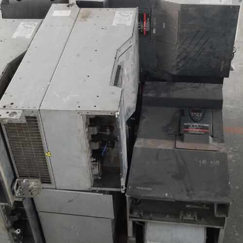 东芝变频器VFAS1-4110KPC，110KW功率，380议价
