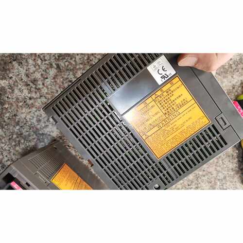 议价富士RYC401D3VVT2伺服驱动器400W功率20维修
