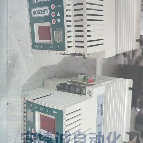 配件LEESON变频器，功能好，功率3.7kw，如图，议价