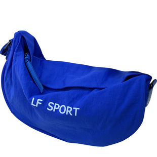 牛津布饺子包秋冬季休闲运动大容量旅行包潮流健身工装牛角斜挎包