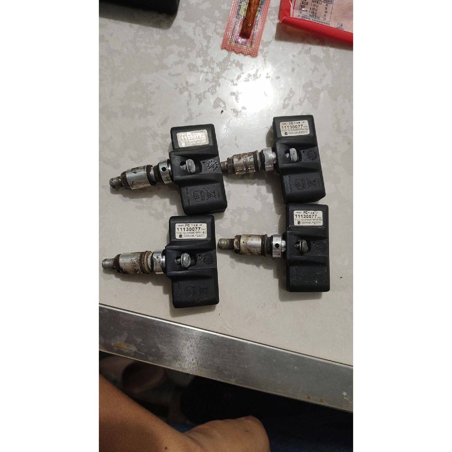 在线议价台湾ORO 无线胎压监测传感器， TPMS W401，拆