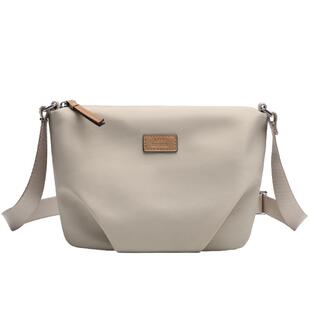 莱夫轻量化斜挎包女新款云朵包日常休闲百搭手机包通勤超火帆布包