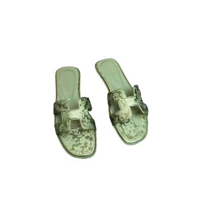 羊皮国风新中式绣花拖鞋女夏时尚外穿2026新款平底沙滩一字凉拖鞋