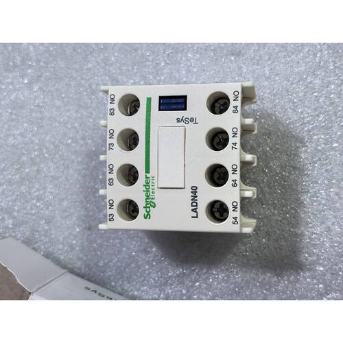 施耐德辅助触头模块 LADN40C，原装正品，实物拍摄。适用议价