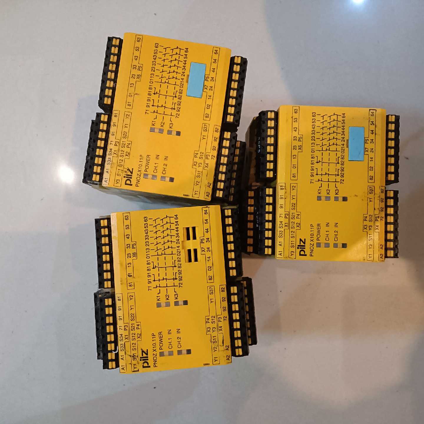 溢价-尔兹PNOZ X10.11P 787750安全继电器，件