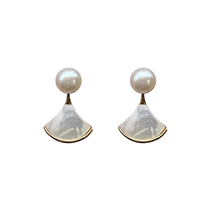 《特蕾莎裙摆》法式小巧珍珠母贝耳环女小众设计高级耳饰耳钉耳坠