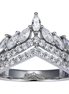 绿色宝石装点的花边设计女