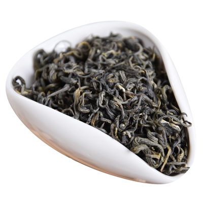 云南梁河县大厂回龙绿茶坡头