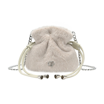 SeiCarinaY小花扣抽绳毛毛包