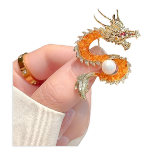 2024本命年龙形胸针高档女精致水晶别针高级感胸花大衣配饰送礼物