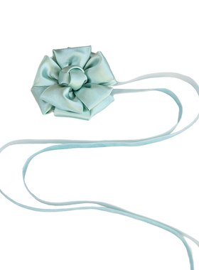 裳五拾典缎面花朵颈链