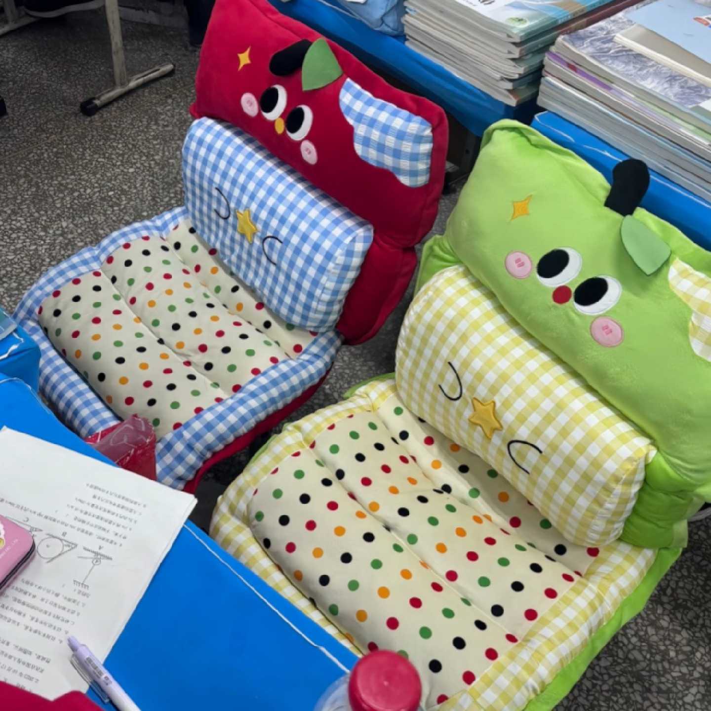 学生坐垫教室专用靠背一体屁垫防屁股痛椅子垫冬加厚不塌毛绒垫子
