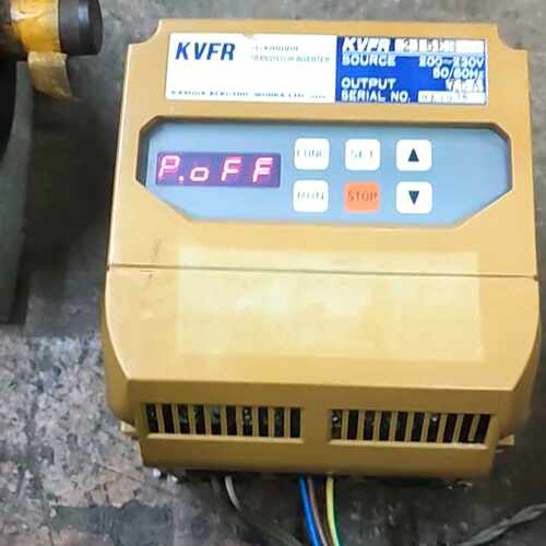 溢价-春日KVFR215ESR变频器，220v 1.5Kw实物