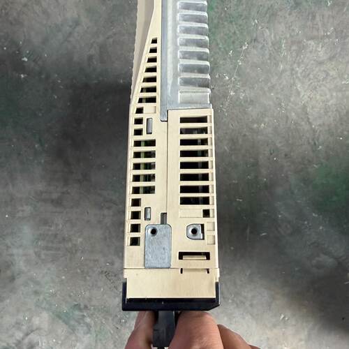 议价Yaskawa Drive Sgdv-2R8a01b002000 400W Three-Phase适用