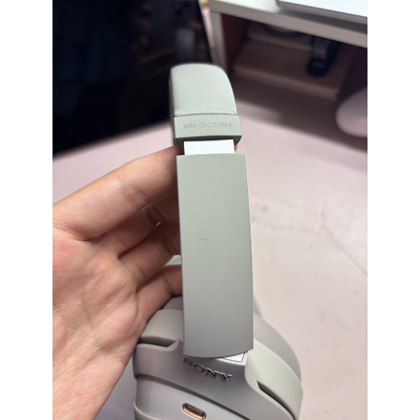 可维修议价  WH1000XM4头戴式铂银色九九新外观很新使用不过五次图片
