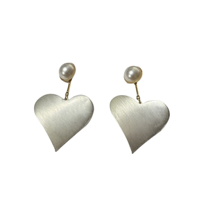 欧美夸张气质金属风爱心珍珠耳环时尚银针耳坠个性高级感独特耳饰
