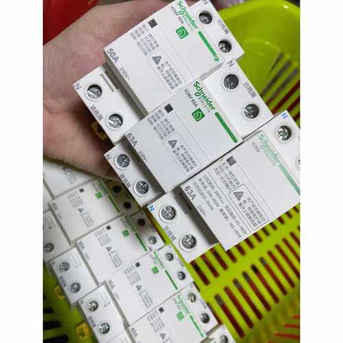 〔议价-可维修〕施耐德IcNV/E9/Ls8 Ez7自恢复式2p过欠压2P 工控