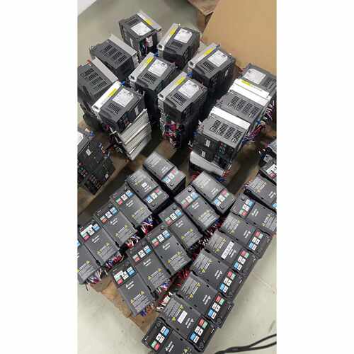 议价变频器拆机充新VFD2A8ME21ANNAA维修