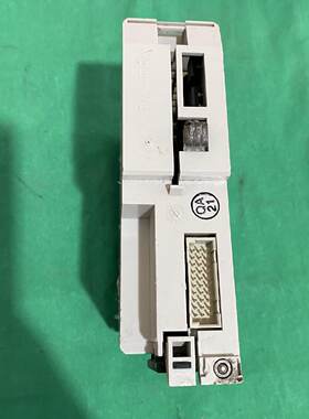 议价施耐德CM900可编程逻辑控制器模块plc模块输出扩展模块