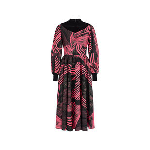 MARYLING玛俪琳冬季新品V型小高领针梭拼接红黑印花收腰连衣裙