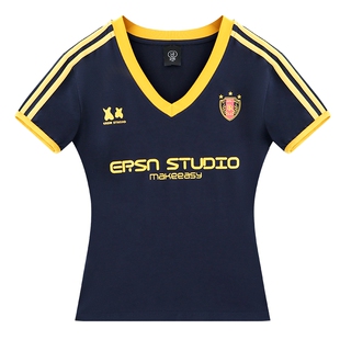 ER美式复古辣妹V领撞色印花短袖T恤女夏季运动修身显瘦高级感球衣